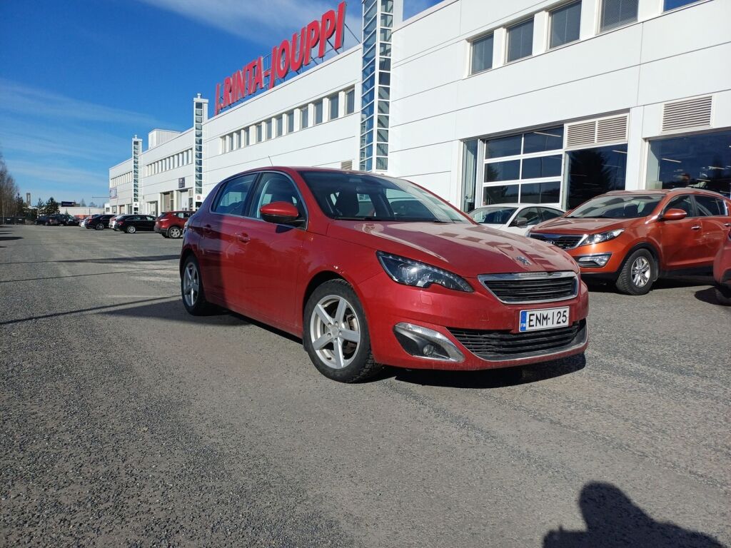Peugeot 308 2015 Punainen