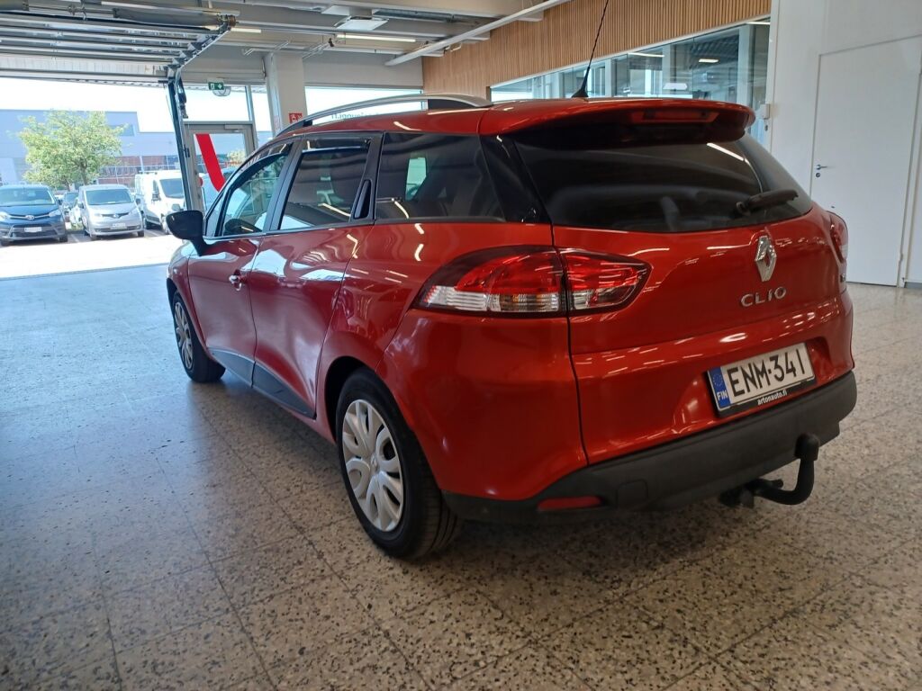 Renault Clio 2015 Punainen