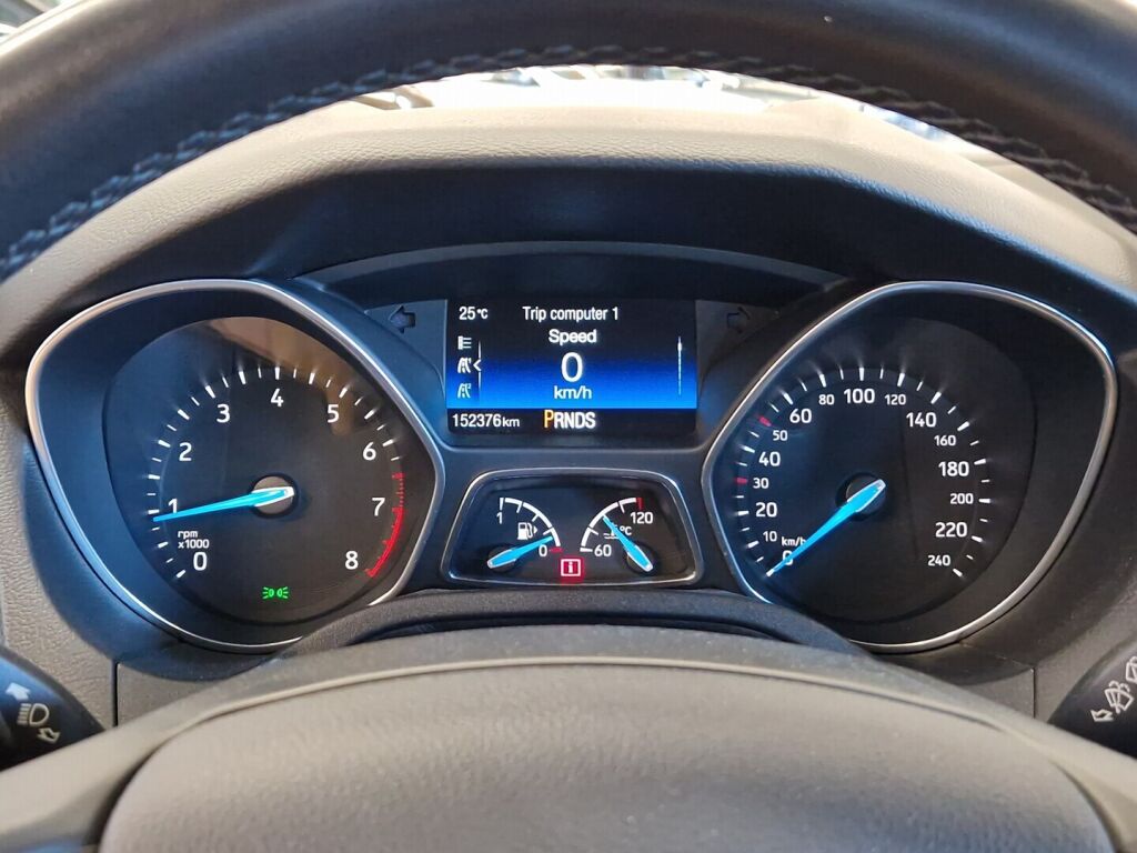 Ford Focus 2015 Harmaa