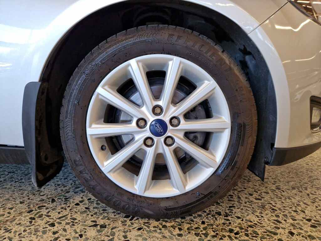 Ford Focus 2015 Harmaa