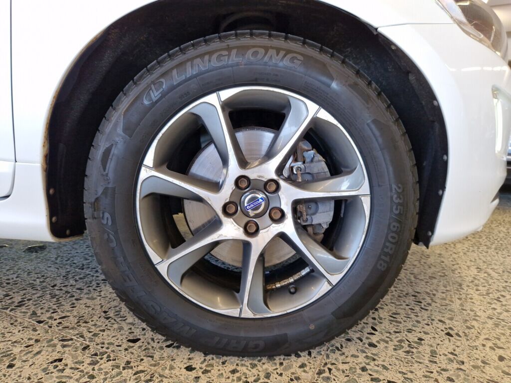 Volvo XC60 2015 Valkoinen