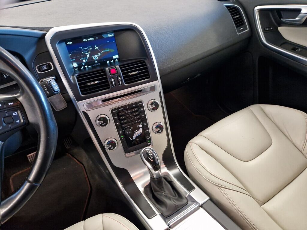 Volvo XC60 2015 Valkoinen