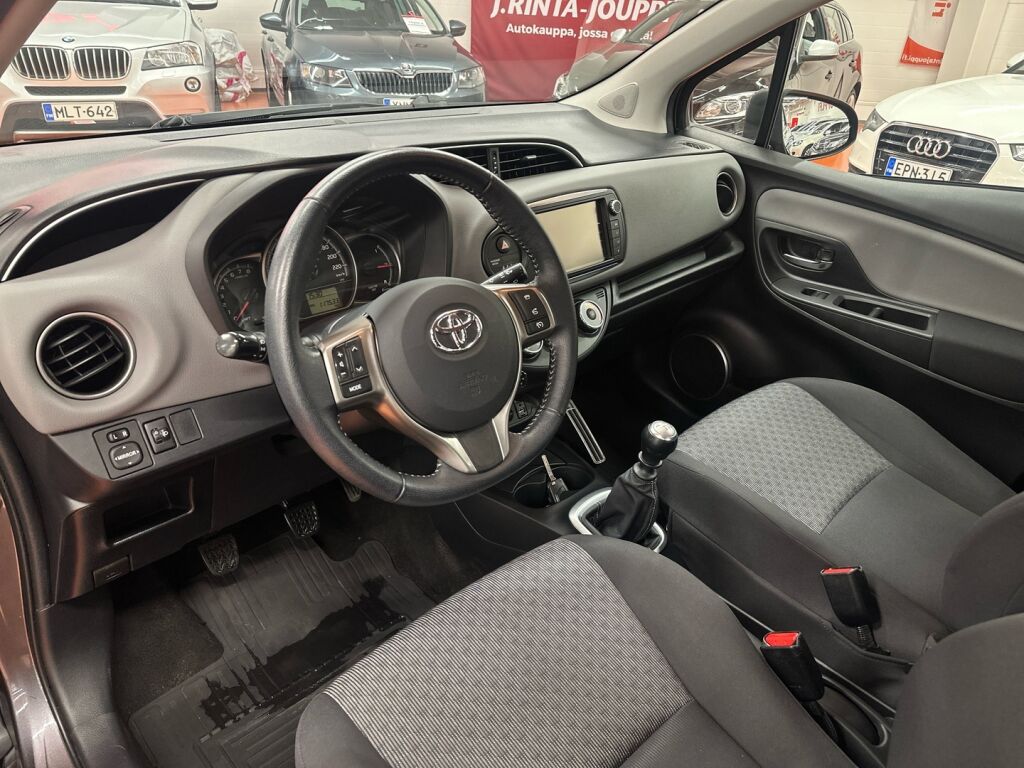 Toyota Yaris 2015 Harmaa