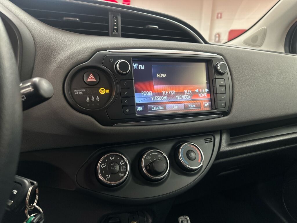 Toyota Yaris 2015 Harmaa