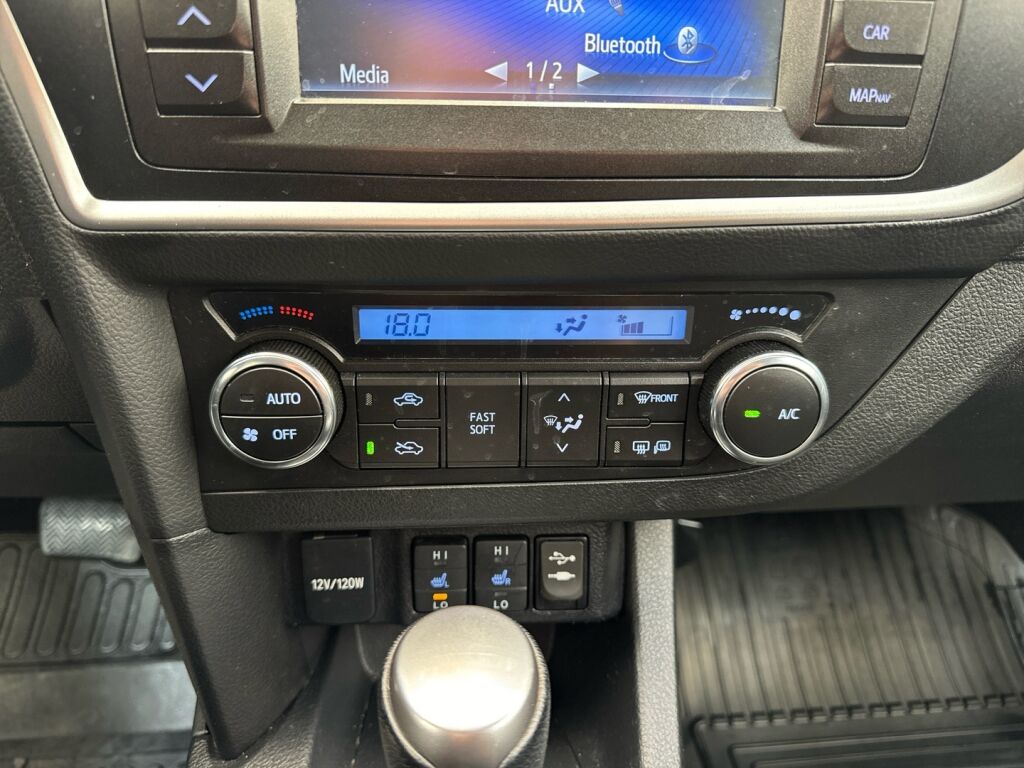 Toyota Auris 2015 Valkoinen