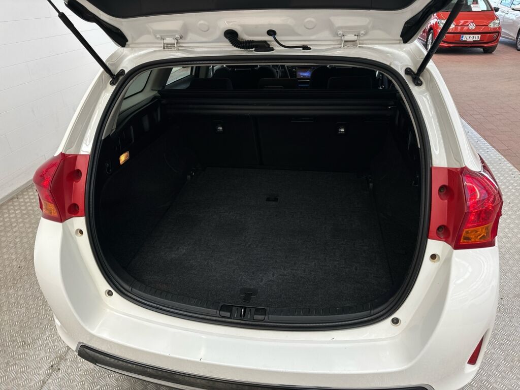 Toyota Auris 2015 Valkoinen