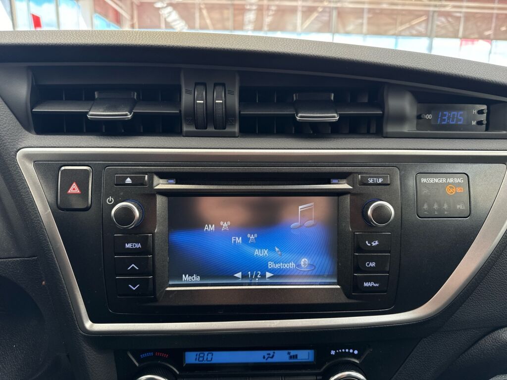 Toyota Auris 2015 Valkoinen