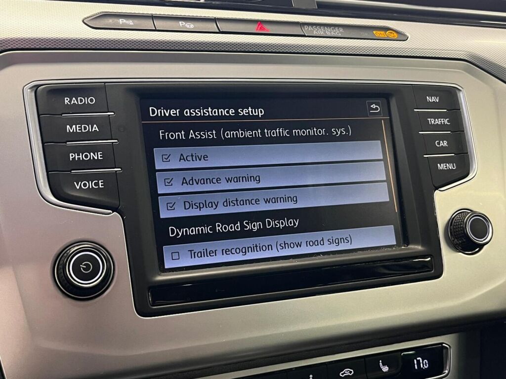 Volkswagen Passat 2015 Valkoinen