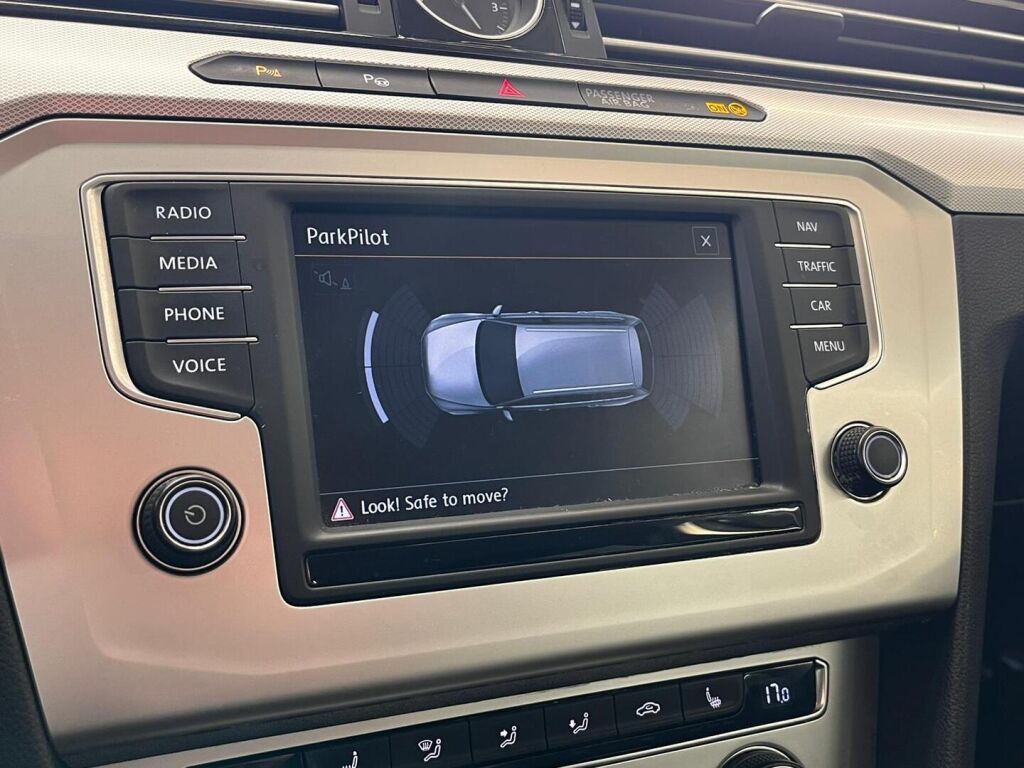 Volkswagen Passat 2015 Valkoinen