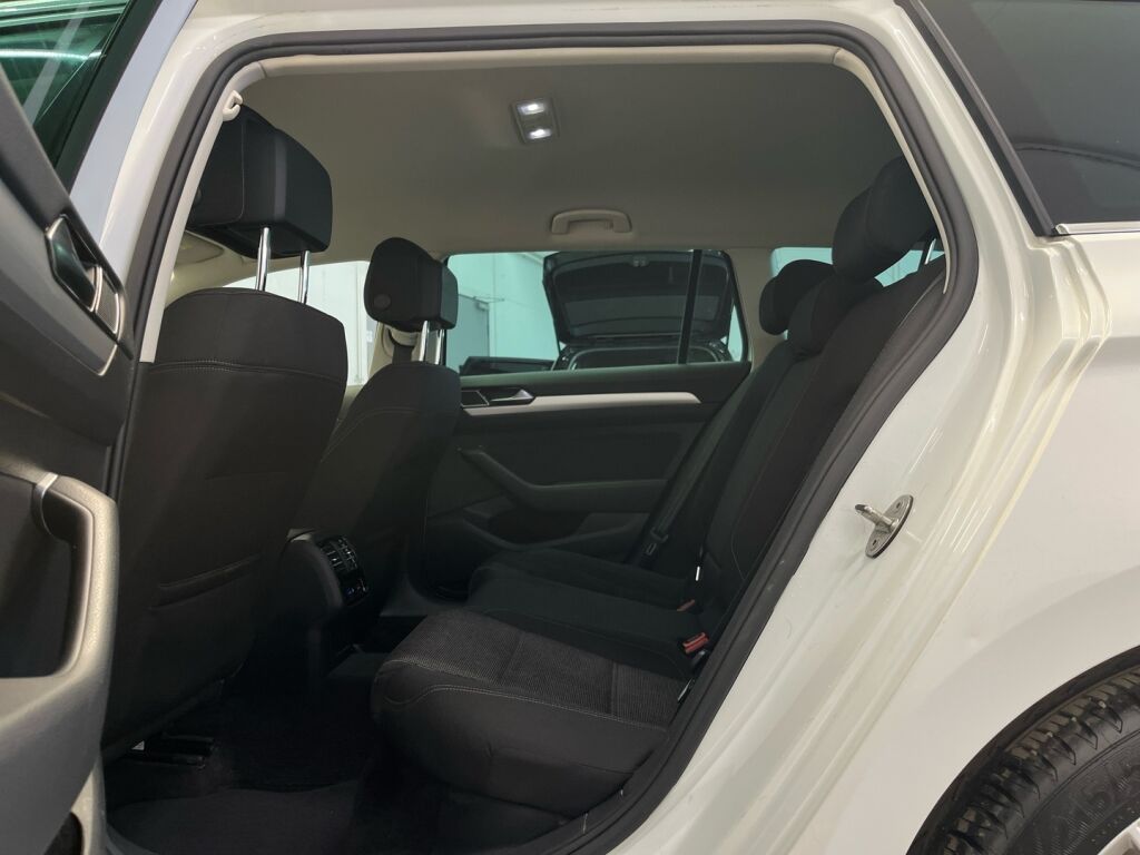 Volkswagen Passat 2015 Valkoinen