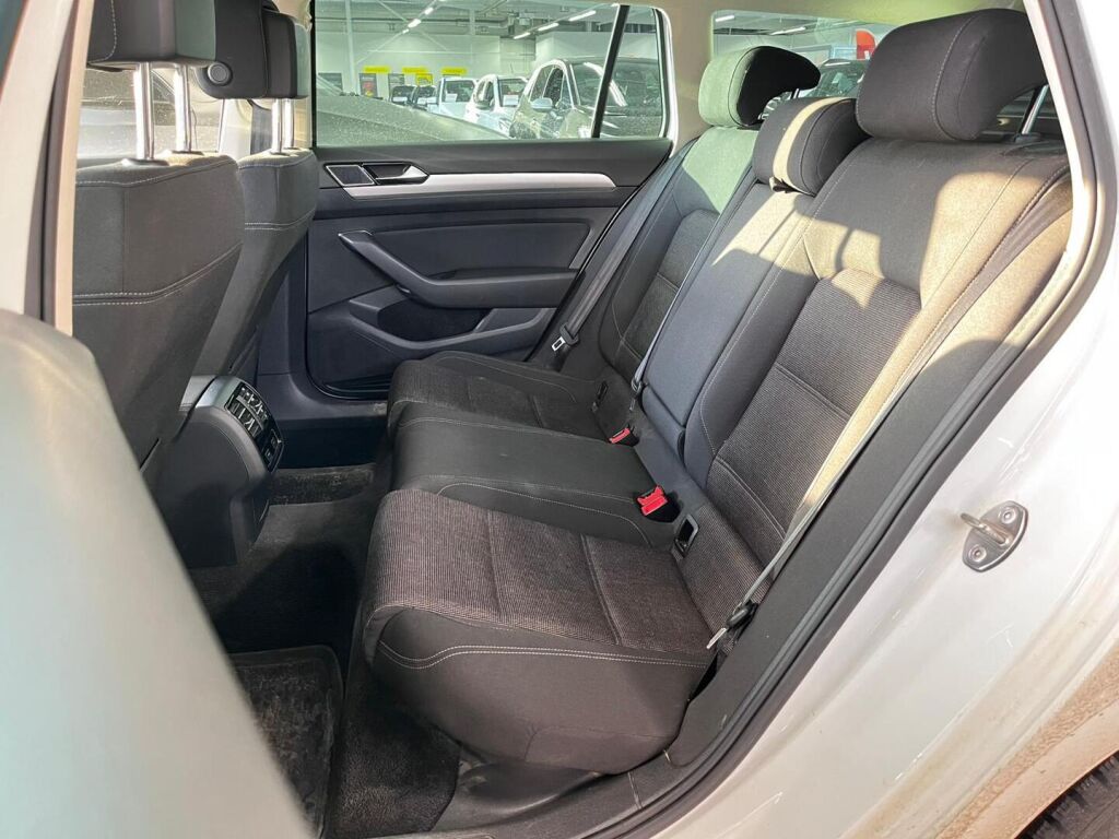 Volkswagen Passat 2015 Valkoinen