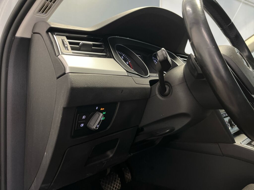 Volkswagen Passat 2015 Valkoinen