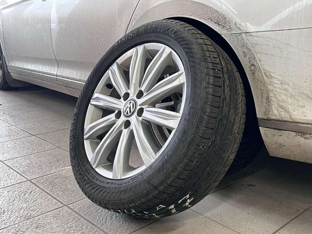 Volkswagen Passat 2015 Valkoinen