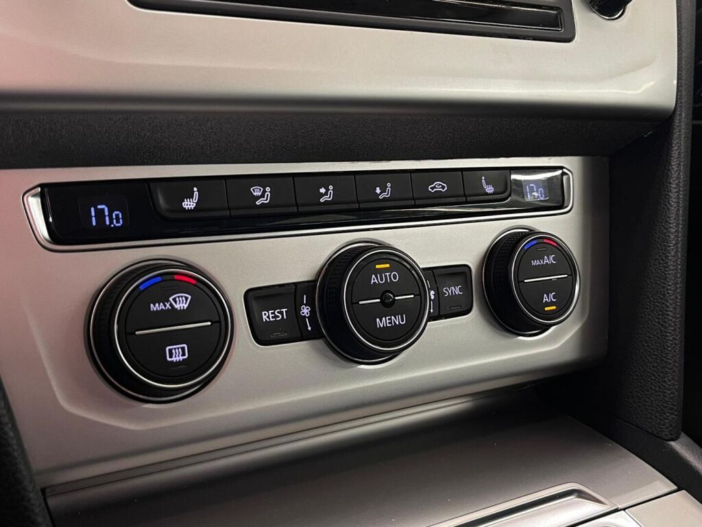 Volkswagen Passat 2015 Valkoinen