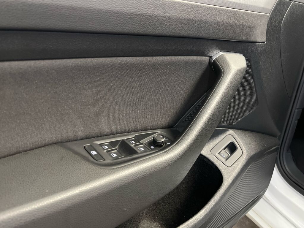 Volkswagen Passat 2015 Valkoinen