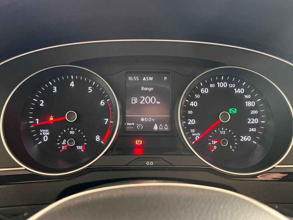 Volkswagen Passat 2015 Valkoinen