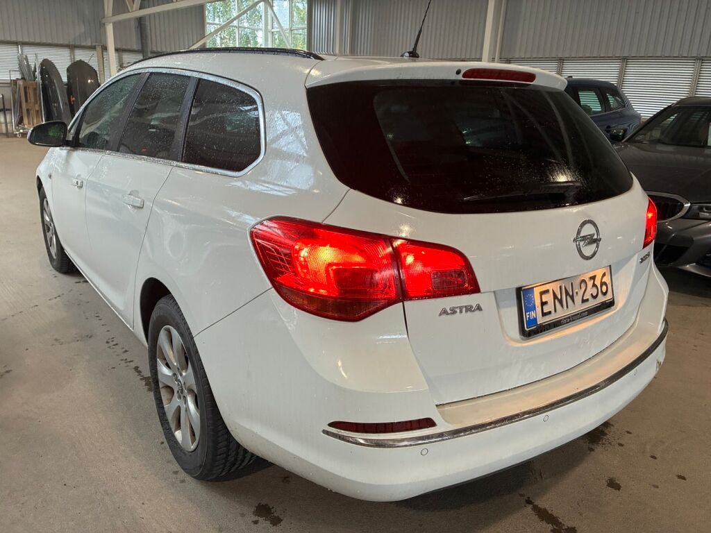 Opel Astra 2015 Valkoinen
