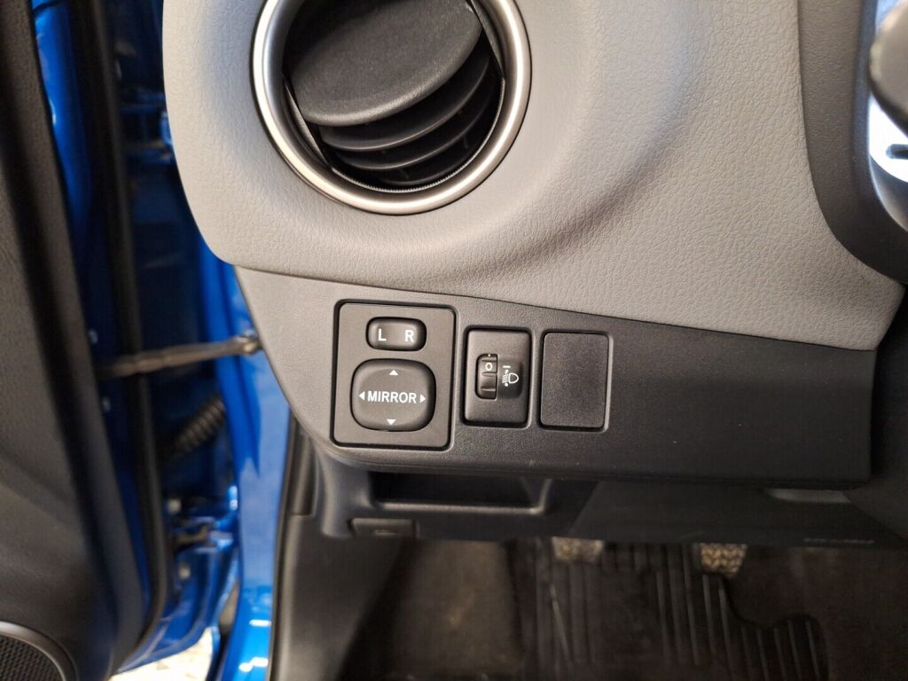 Toyota Yaris 2015 Sininen