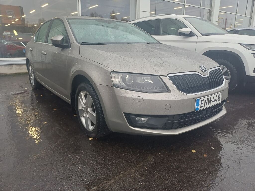 Skoda Octavia 2015 Ruskea (beige)