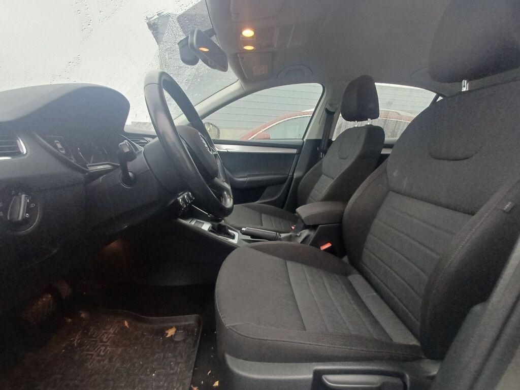 Skoda Octavia 2015 Ruskea (beige)