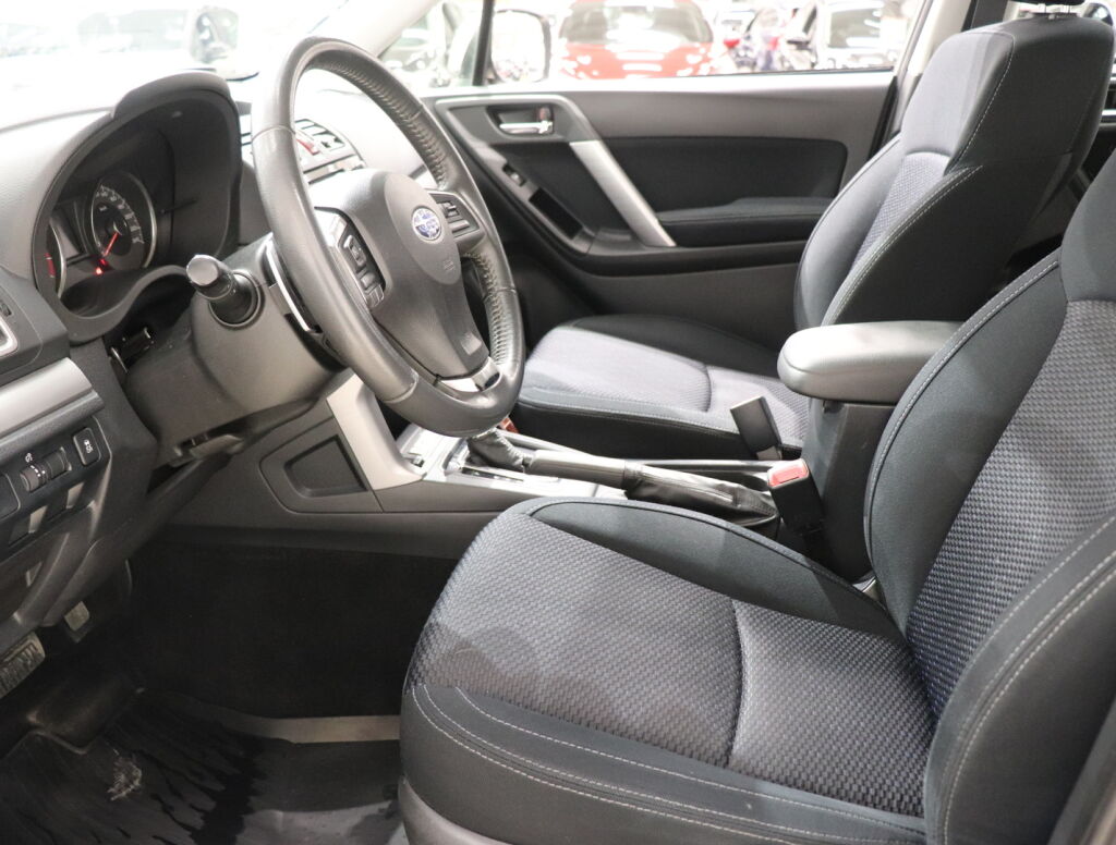 Subaru Forester 2015 Harmaa