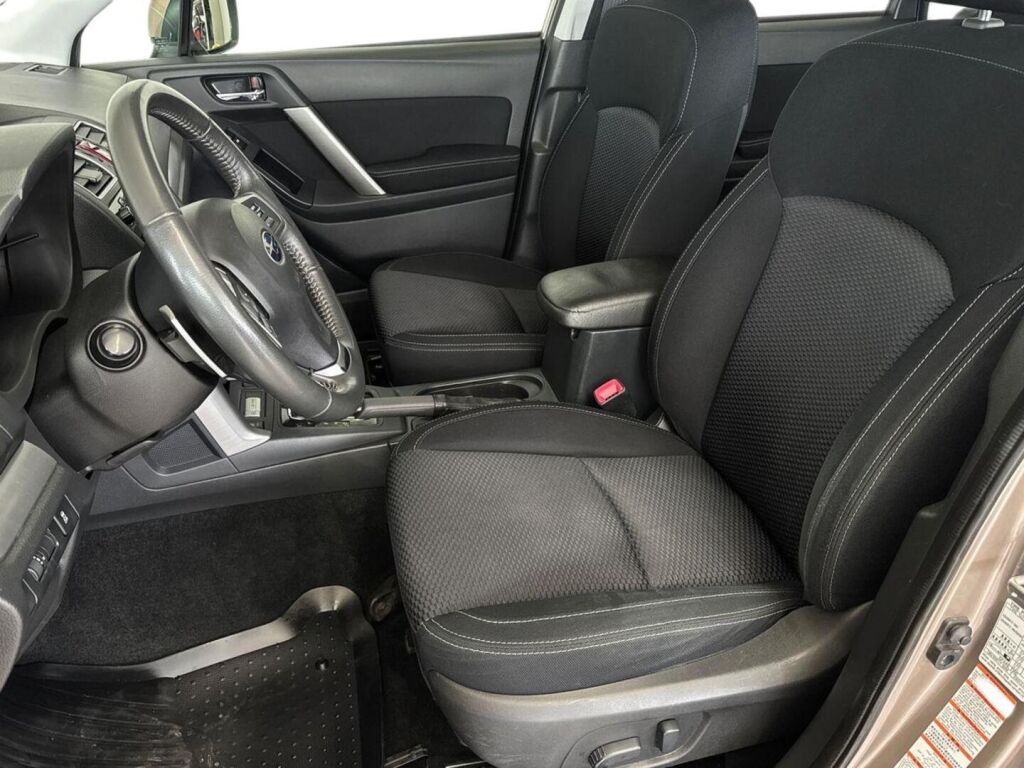 Subaru Forester 2015 Harmaa