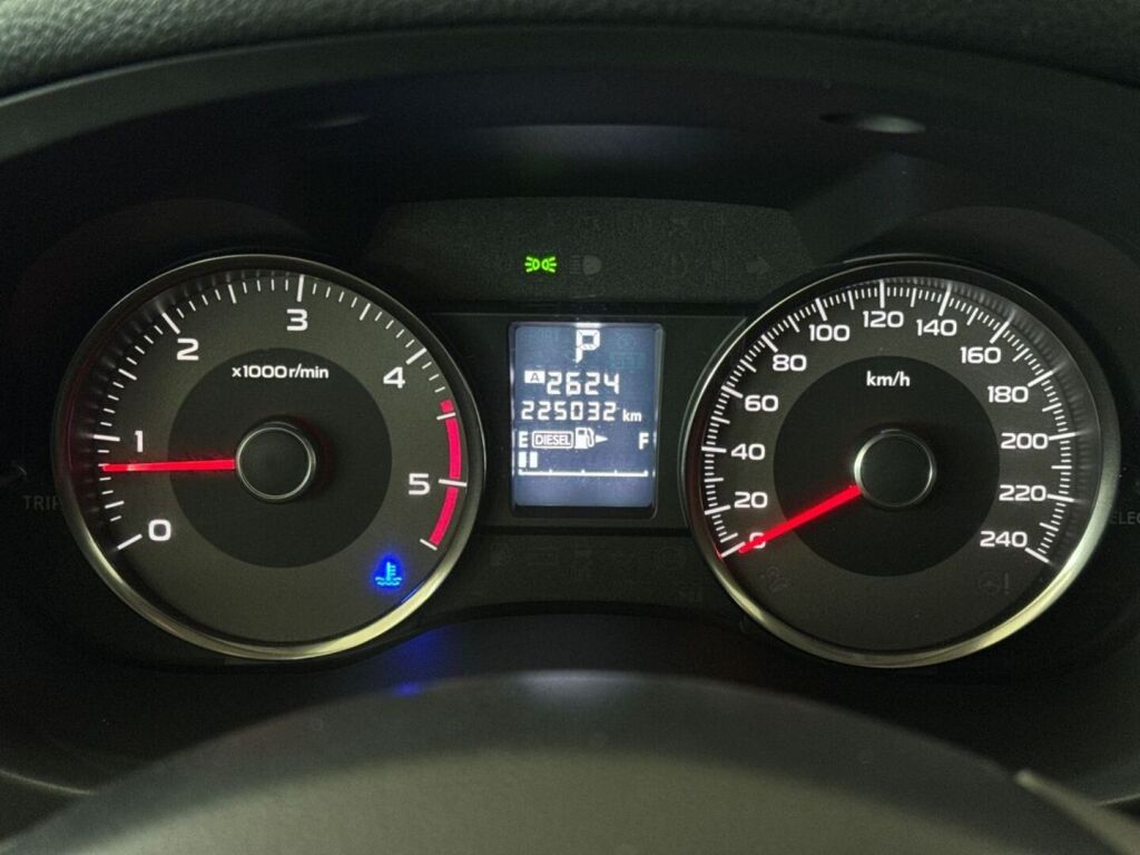 Subaru Forester 2015 Harmaa