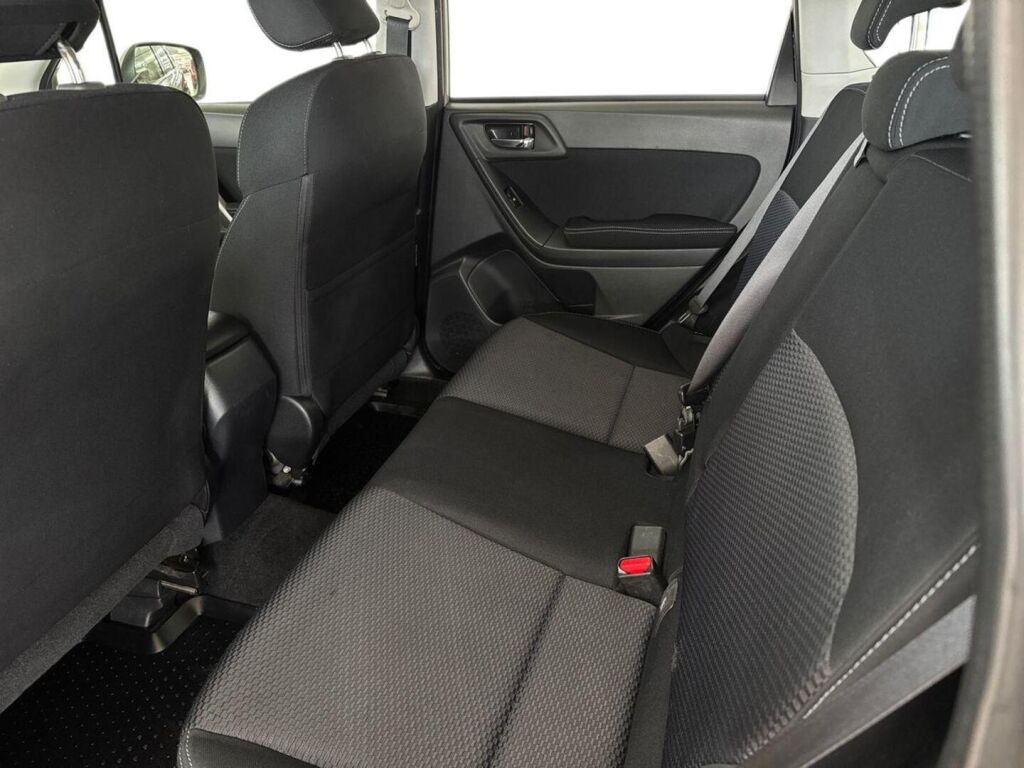 Subaru Forester 2015 Harmaa