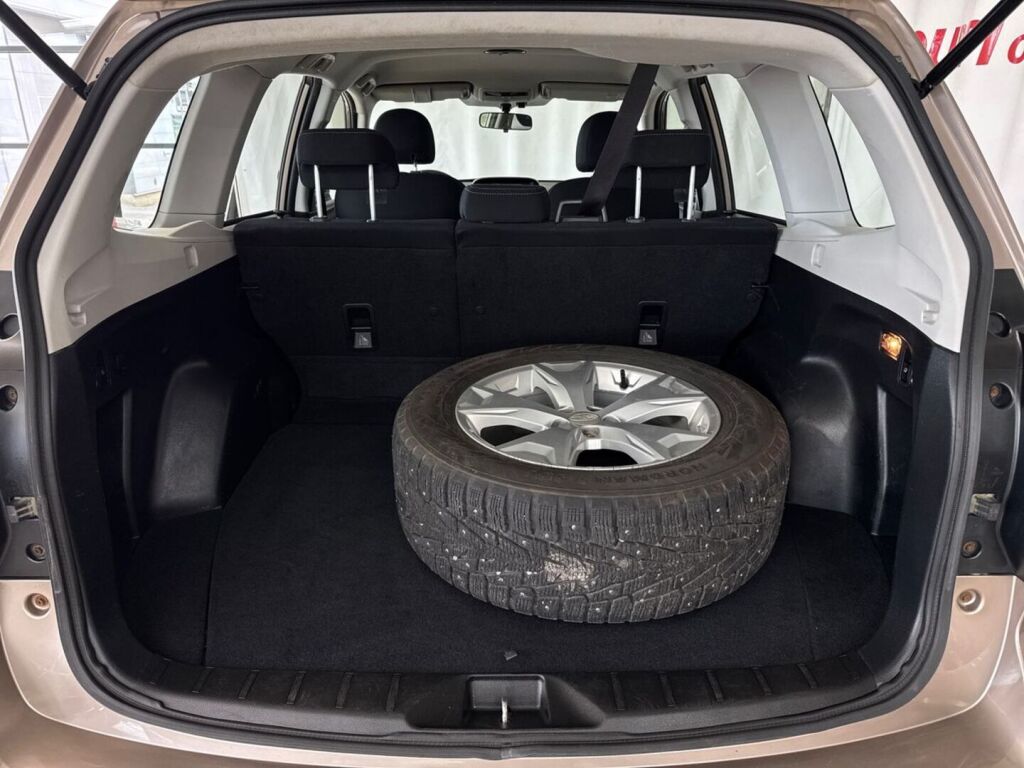 Subaru Forester 2015 Harmaa