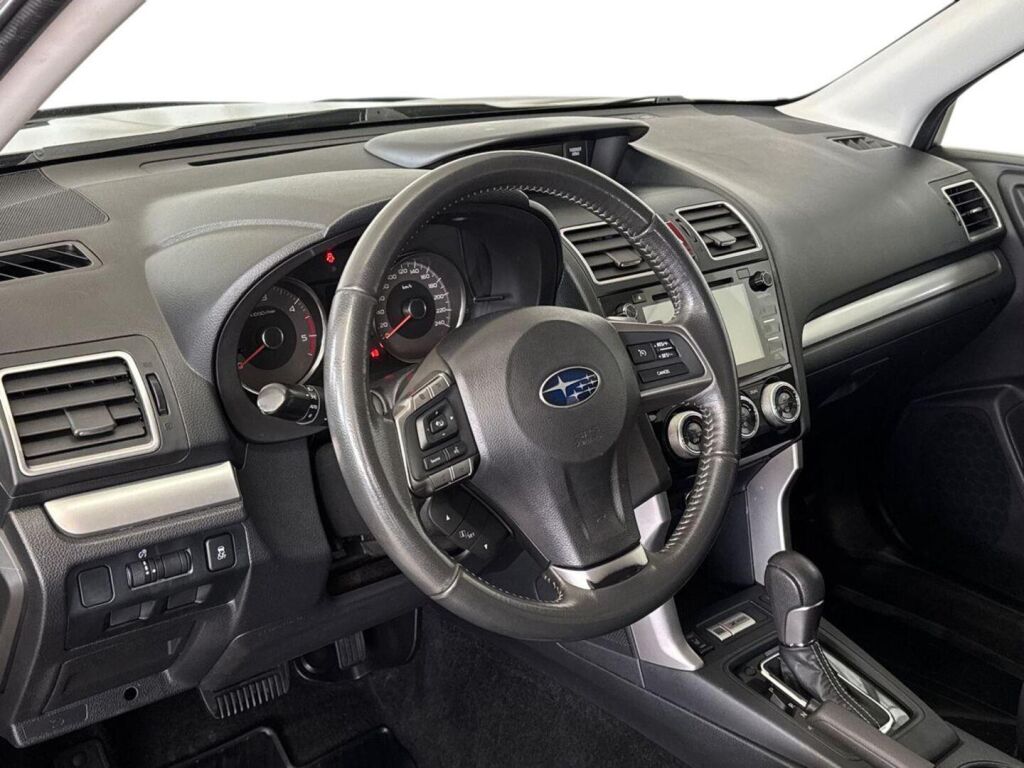 Subaru Forester 2015 Harmaa