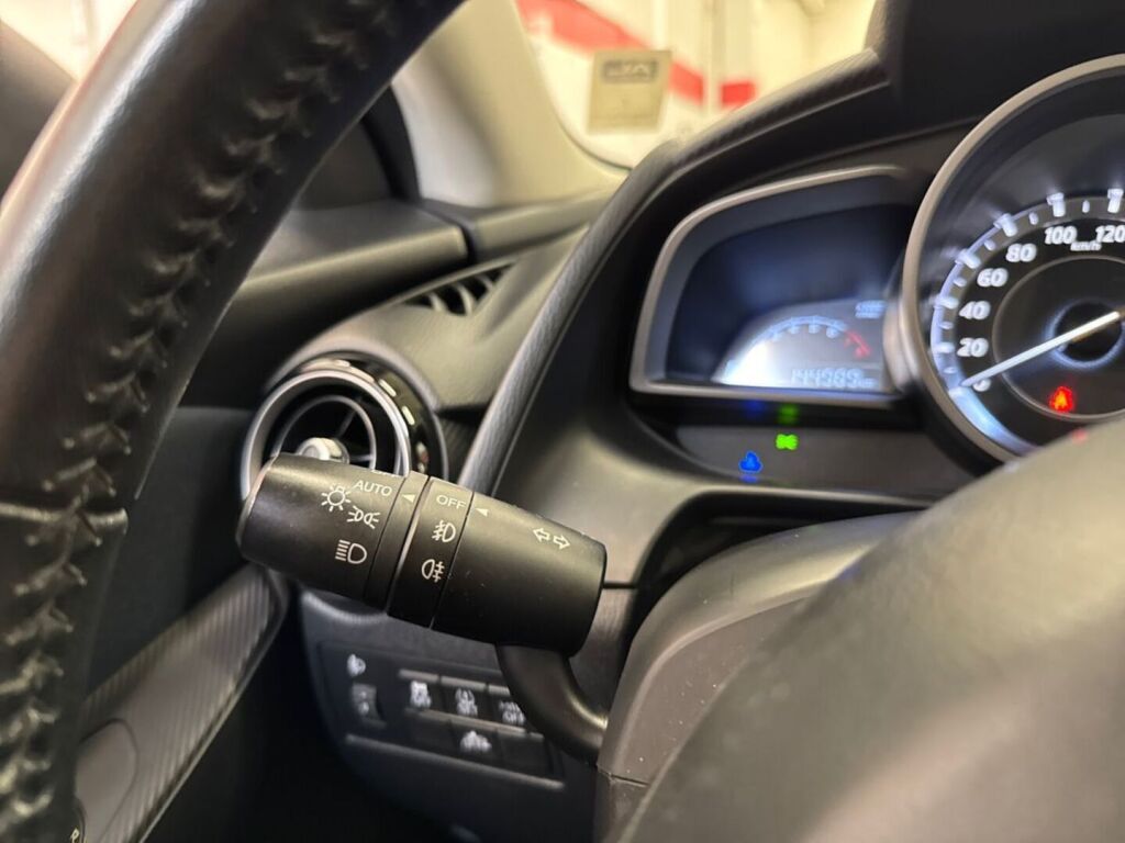 Mazda Mazda2 2015 Harmaa