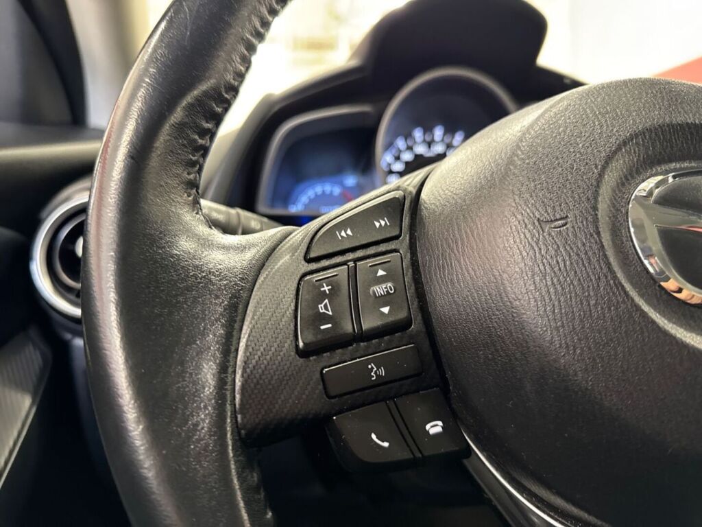 Mazda Mazda2 2015 Harmaa
