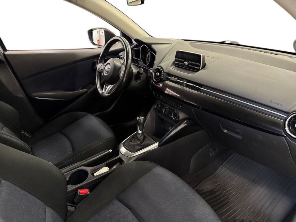 Mazda Mazda2 2015 Harmaa