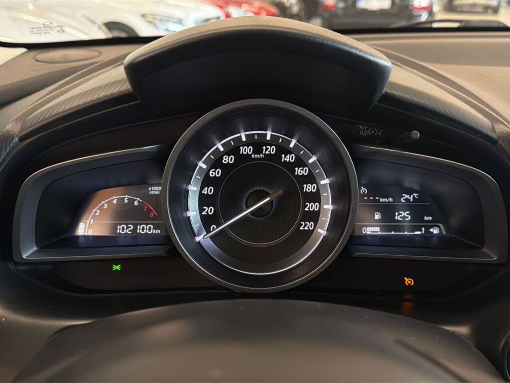 Mazda Mazda2 2015 Punainen