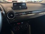 Mazda Mazda2 2015 Punainen