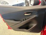 Mazda Mazda2 2015 Punainen