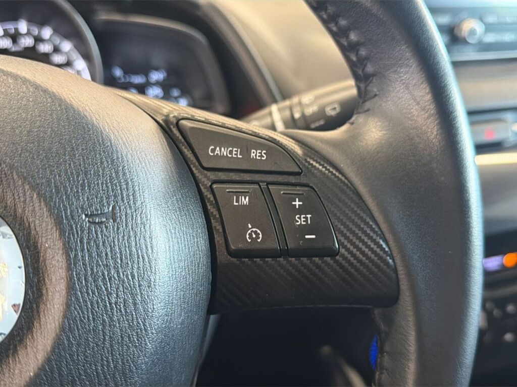 Mazda Mazda2 2015 Punainen