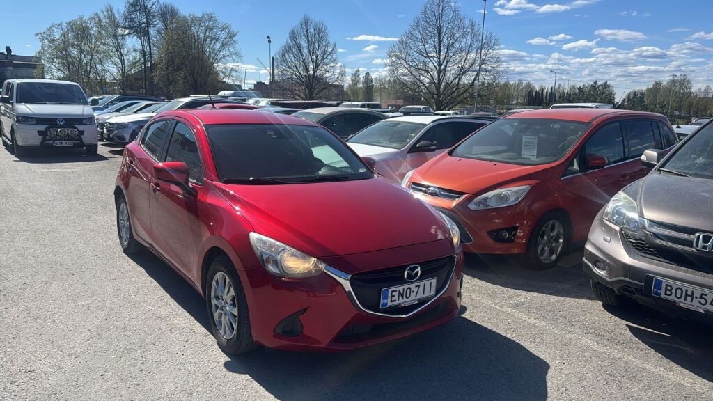 Mazda Mazda2 2015 Punainen