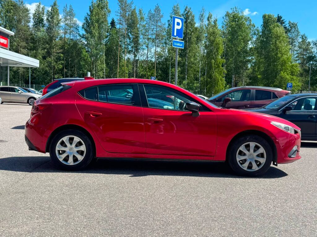 Mazda Mazda3 2015 Punainen