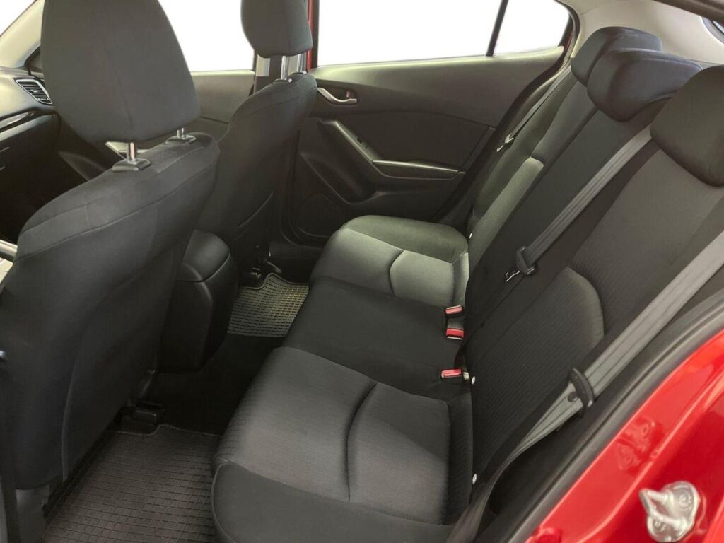 Mazda Mazda3 2015 Punainen