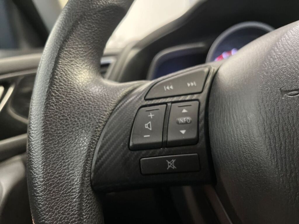 Mazda Mazda3 2015 Punainen