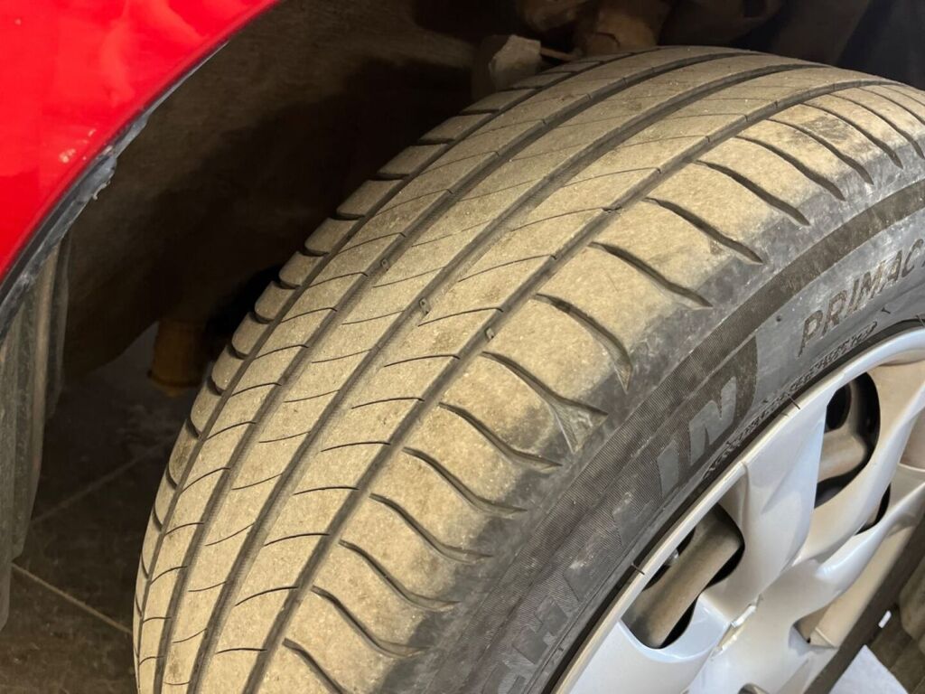 Mazda Mazda3 2015 Punainen
