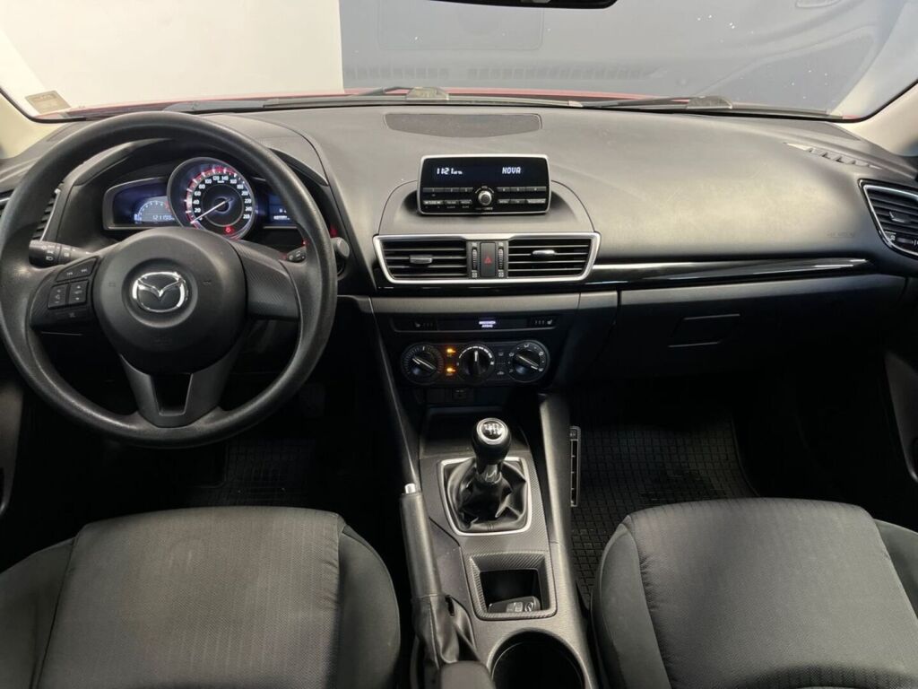 Mazda Mazda3 2015 Punainen