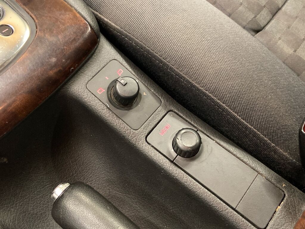 Audi A6 2003 Ruskea (beige)