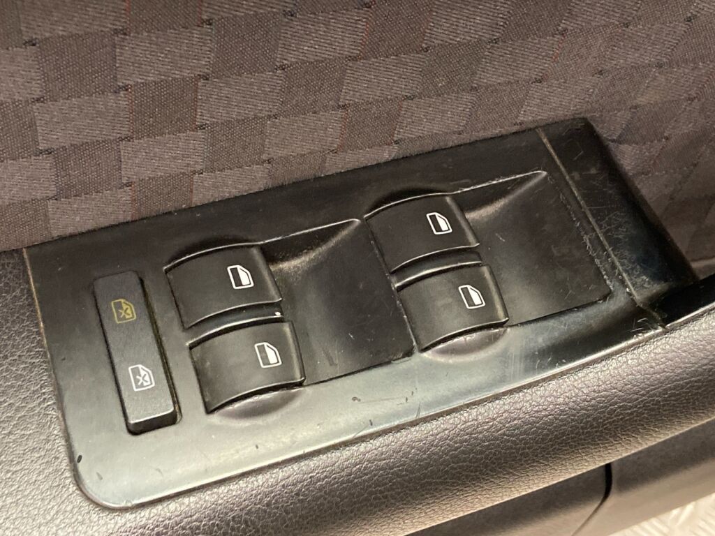 Audi A6 2003 Ruskea (beige)