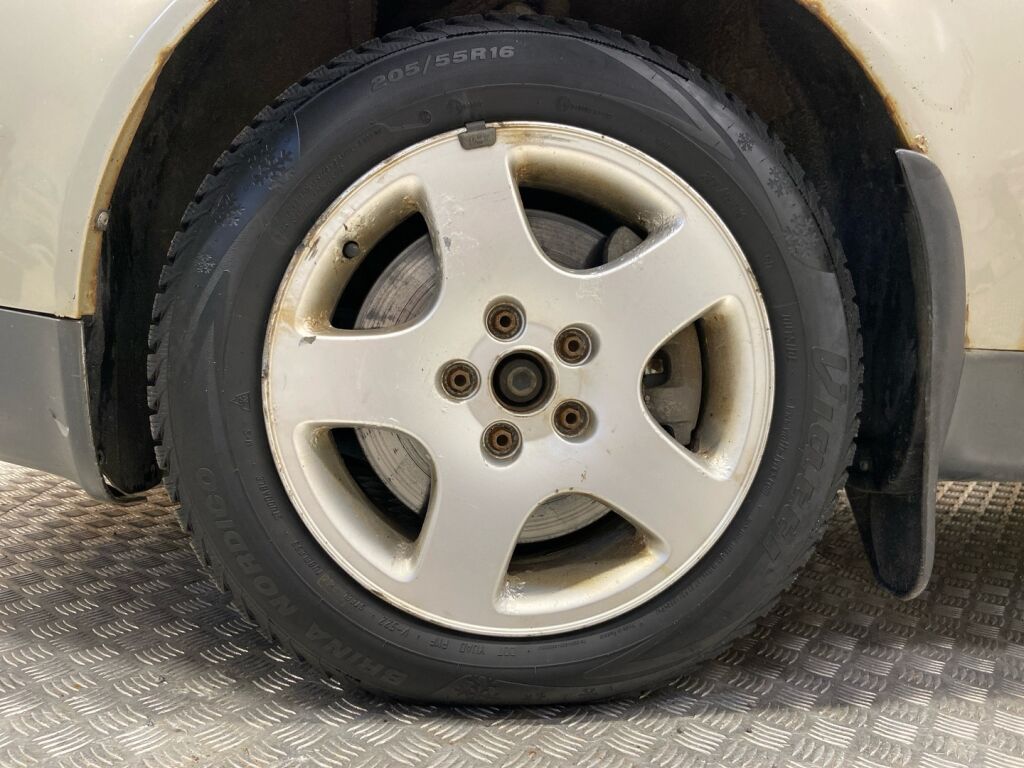 Audi A6 2003 Ruskea (beige)