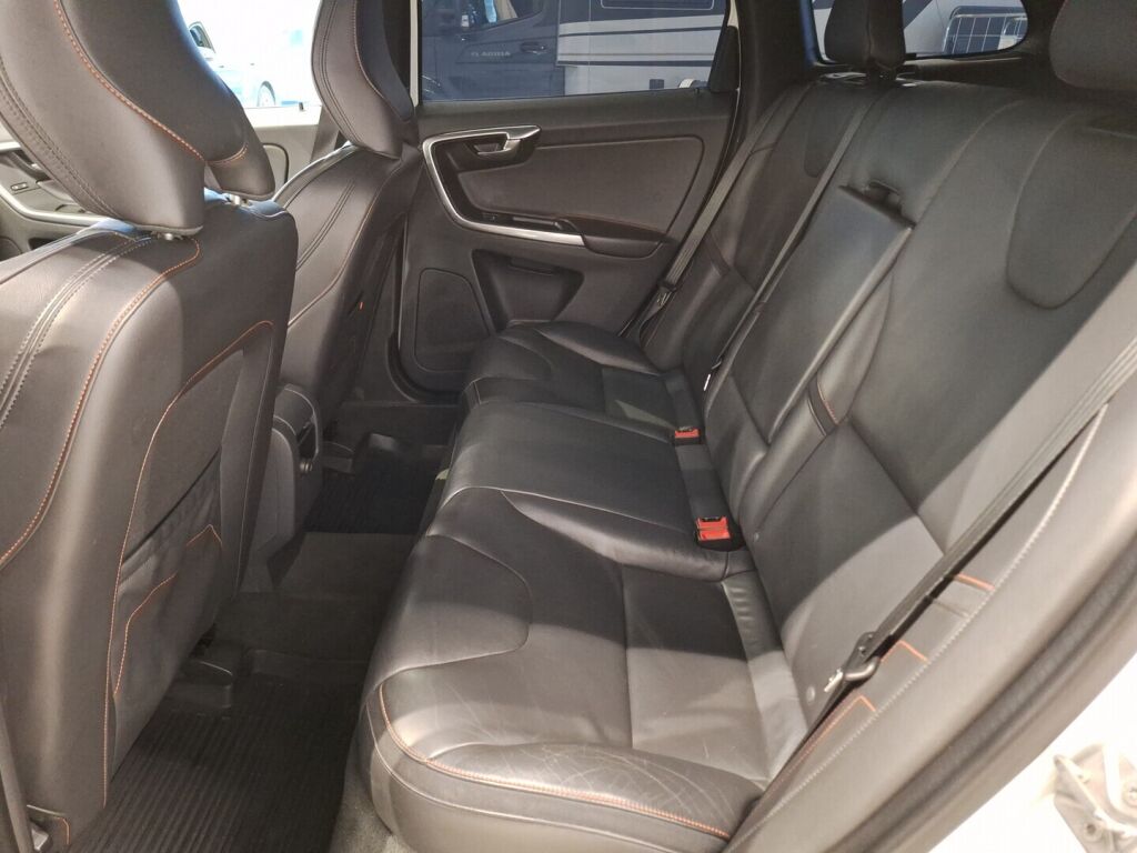 Volvo XC60 2015 Valkoinen