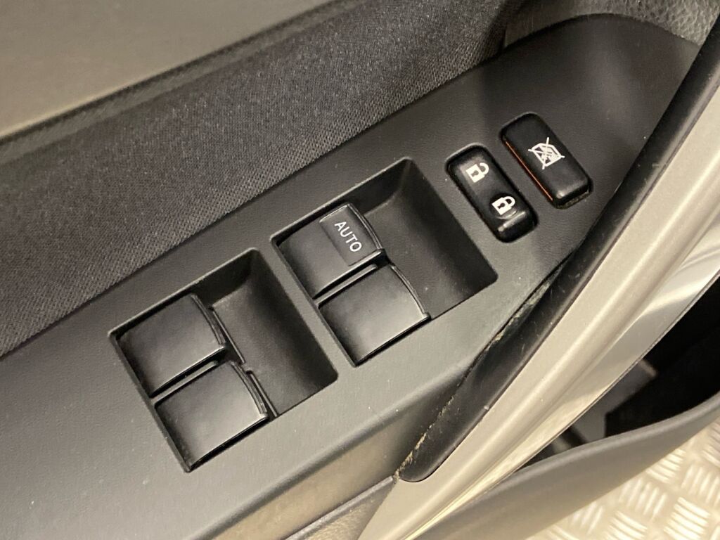 Toyota Auris 2015 Valkoinen