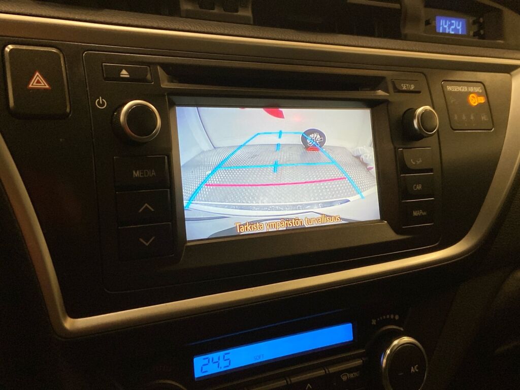 Toyota Auris 2015 Valkoinen