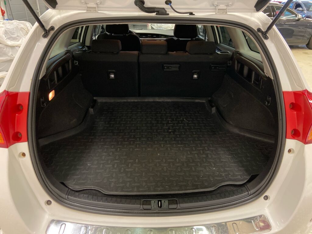 Toyota Auris 2015 Valkoinen